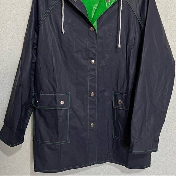 Vintage Vinyl Apple Green & Navy Retro Raincoat with Hood Drawstring Like New  M - Picture 6 of 16